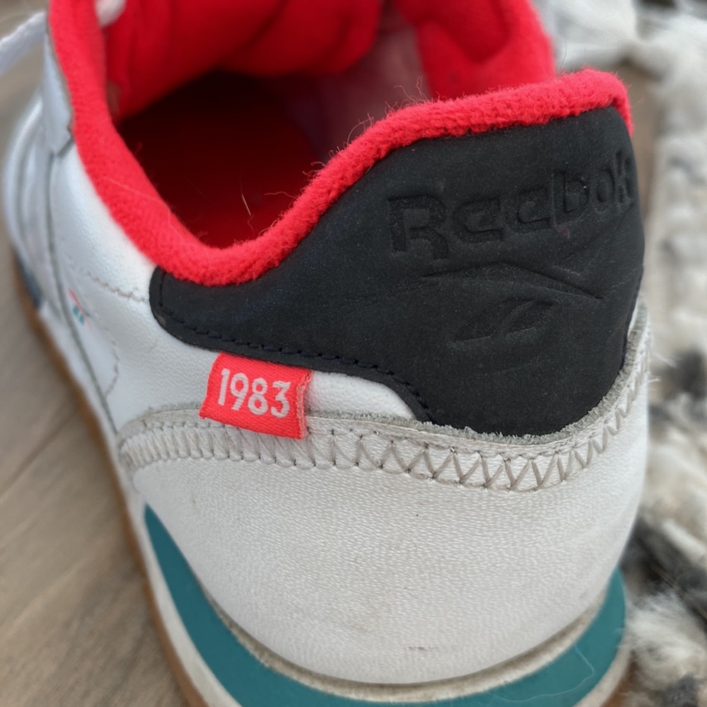 White leather Reeboks - Picture 7 of 7